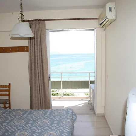 Pantelis 3* Poros (Kefalonia)